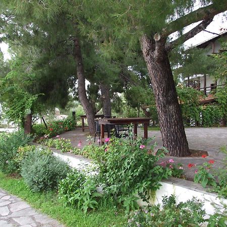 Para Thin Alos Inn Neos Marmaras Bagian luar foto