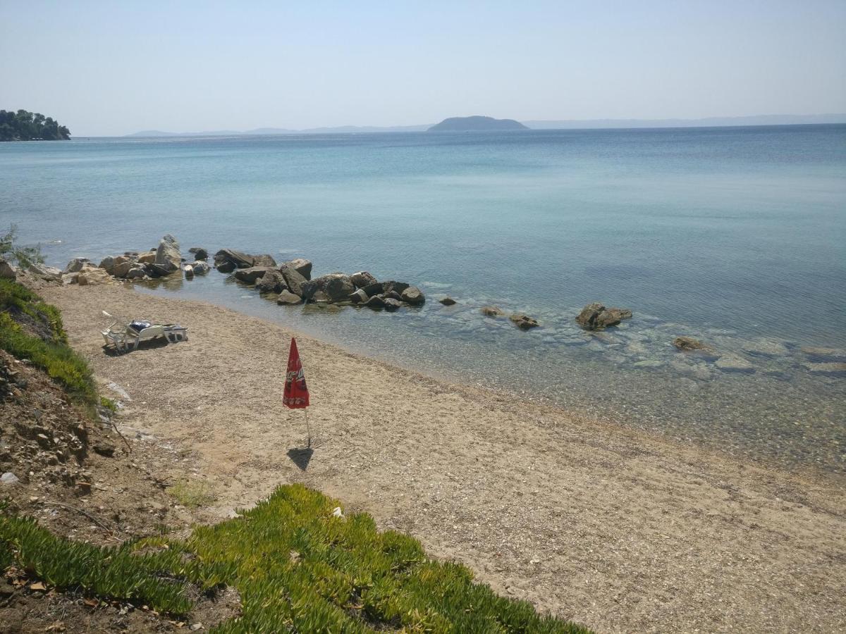 Para Thin Alos Inn Neos Marmaras Bagian luar foto