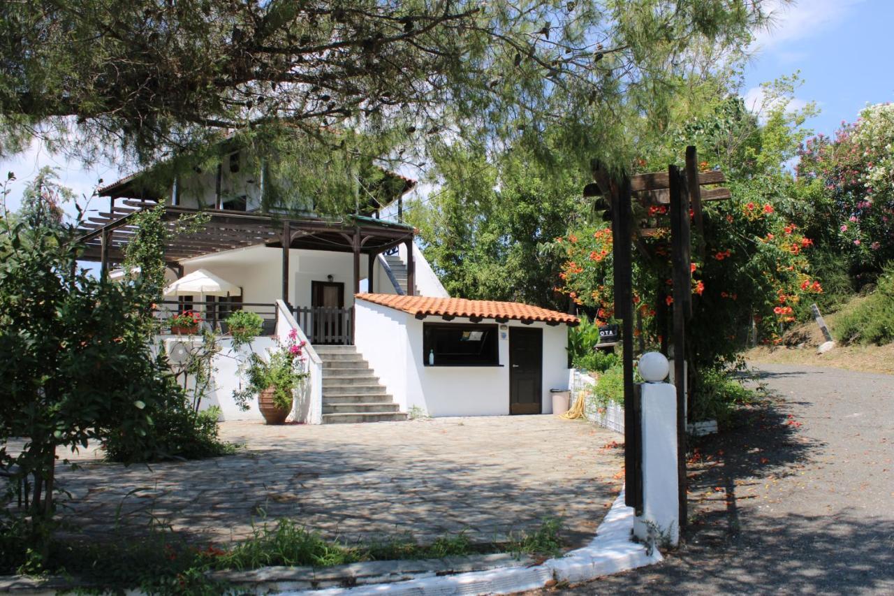 Para Thin Alos Inn Neos Marmaras Bagian luar foto