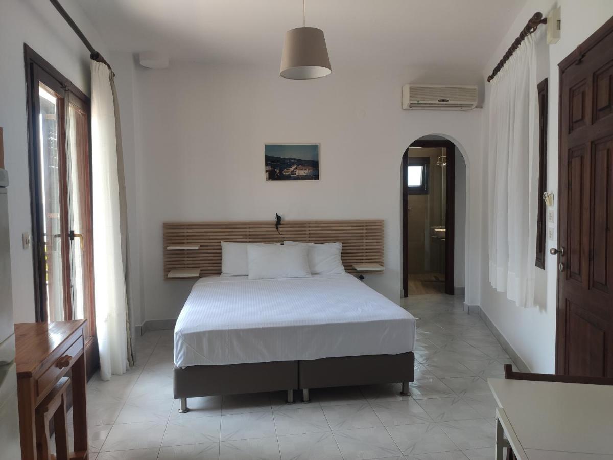 Para Thin Alos Inn Neos Marmaras Bagian luar foto
