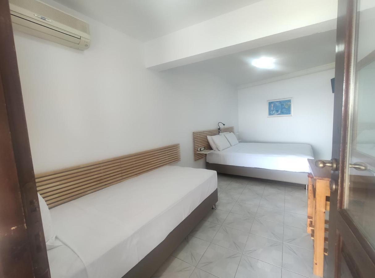Para Thin Alos Inn Neos Marmaras Bagian luar foto