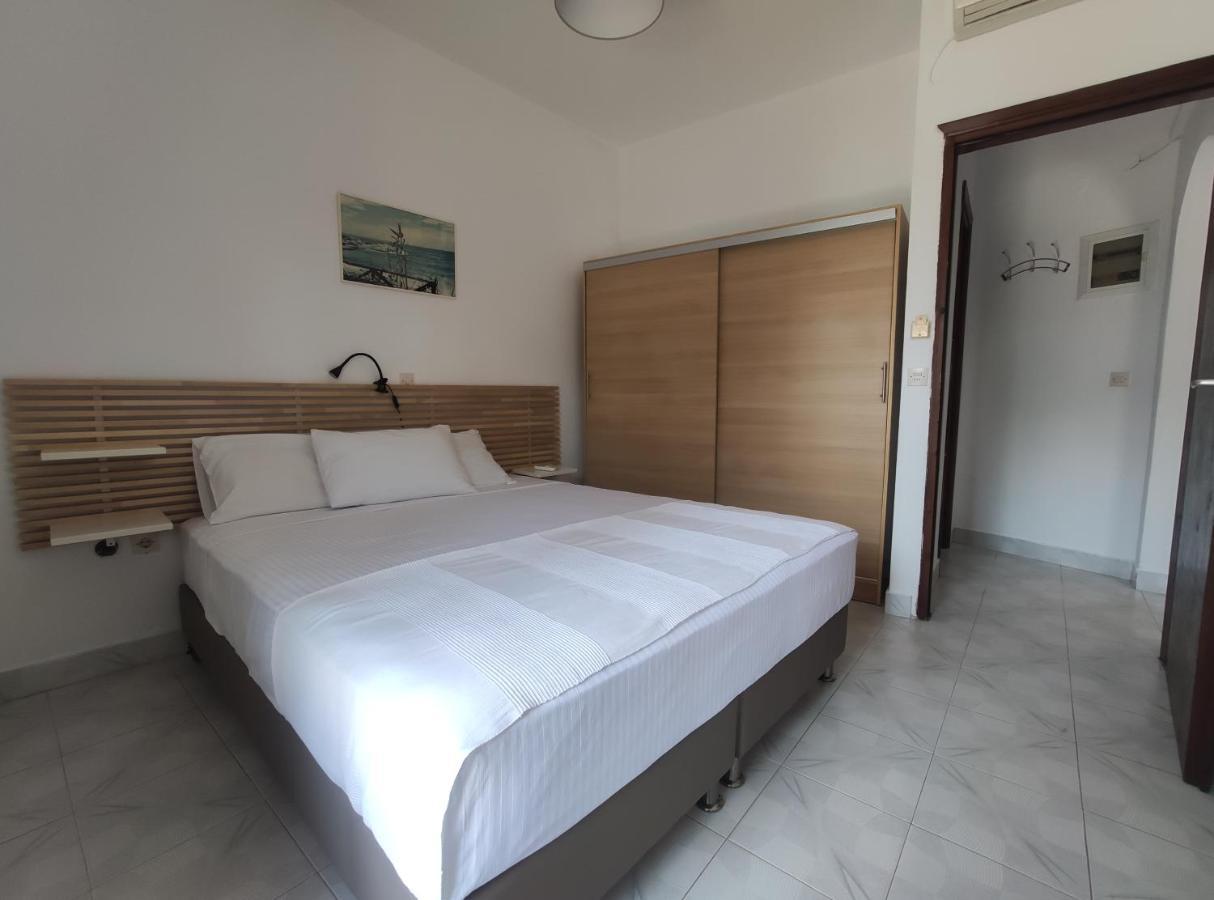 Para Thin Alos Inn Neos Marmaras Bagian luar foto