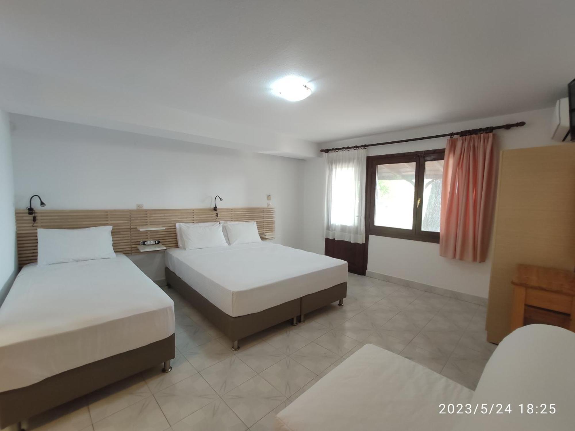 Para Thin Alos Inn Neos Marmaras Bagian luar foto