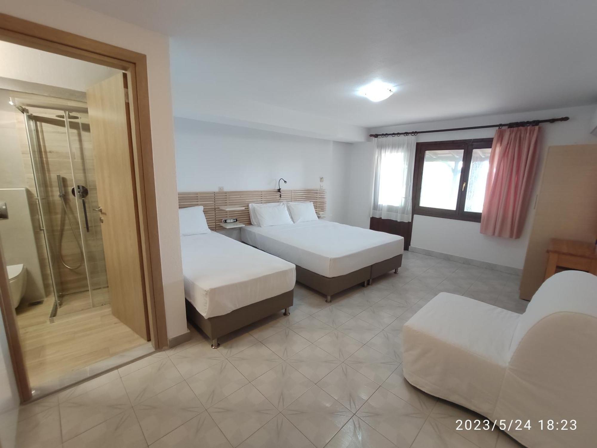 Para Thin Alos Inn Neos Marmaras Bagian luar foto