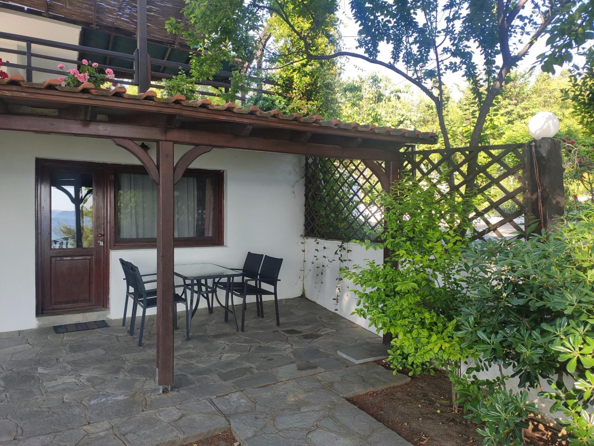 Para Thin Alos Inn Neos Marmaras Bagian luar foto