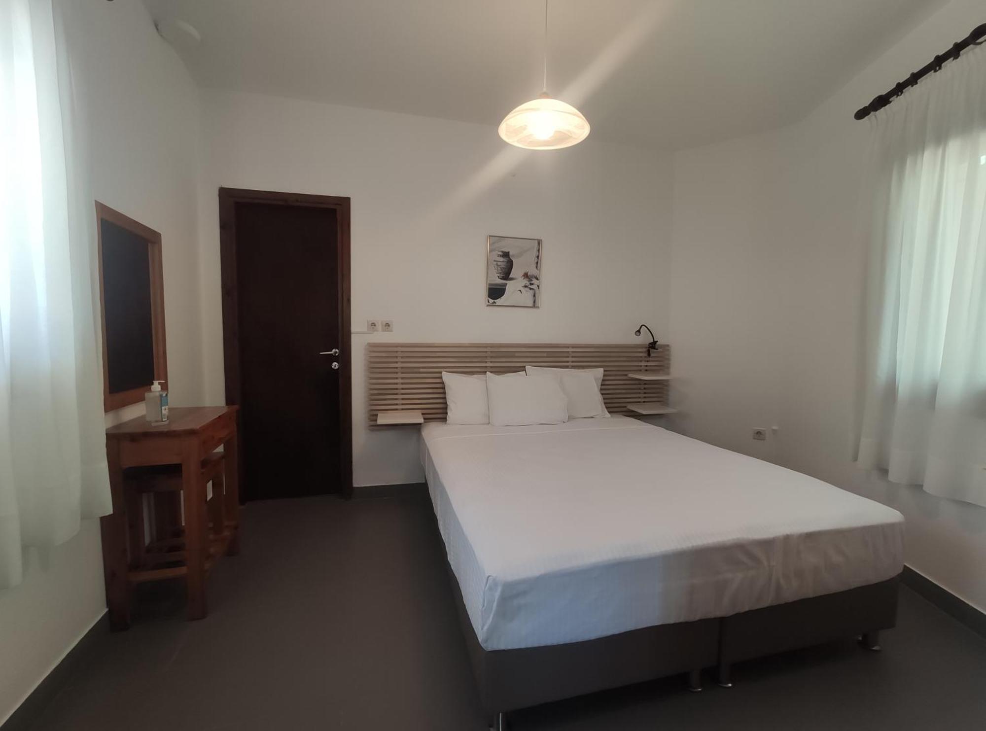 Para Thin Alos Inn Neos Marmaras Bagian luar foto