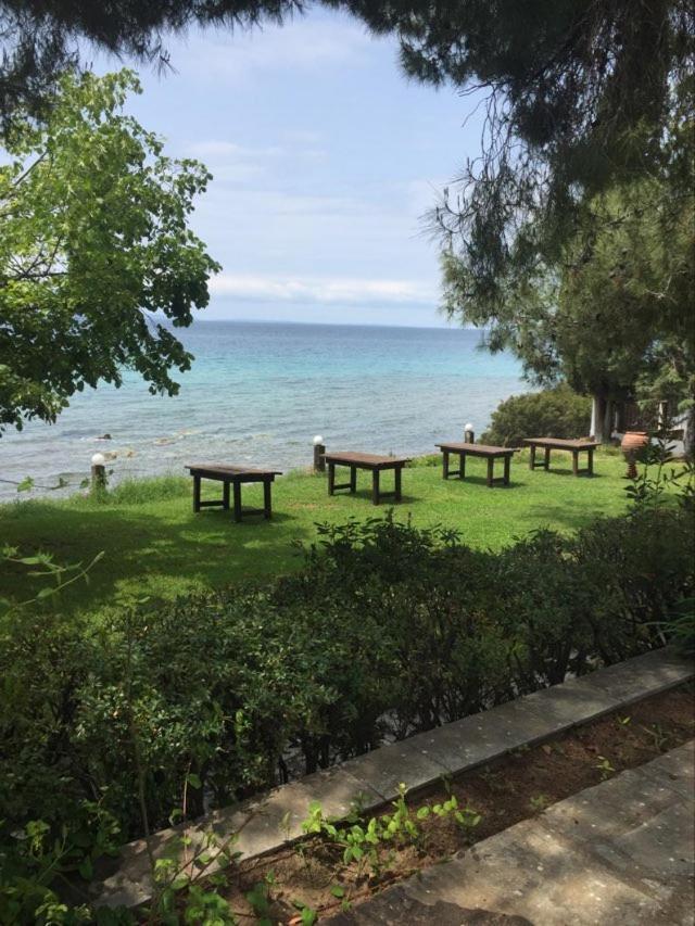 Para Thin Alos Inn Neos Marmaras Bagian luar foto