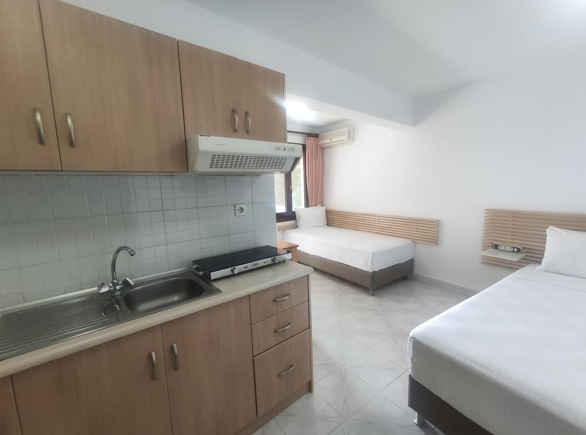 Para Thin Alos Inn Neos Marmaras Bagian luar foto